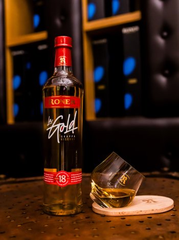 La Gold Grappa Riserva roner-la-gold13.jpg